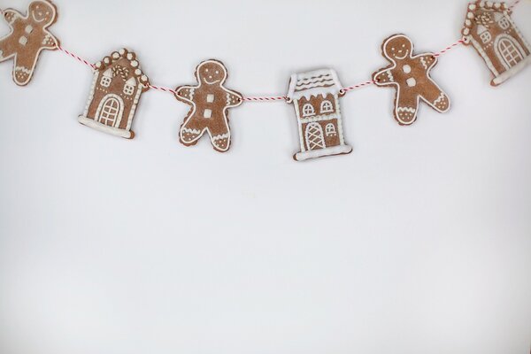 gingerbread-men by Jill Wellington via Pixabay.jpg
