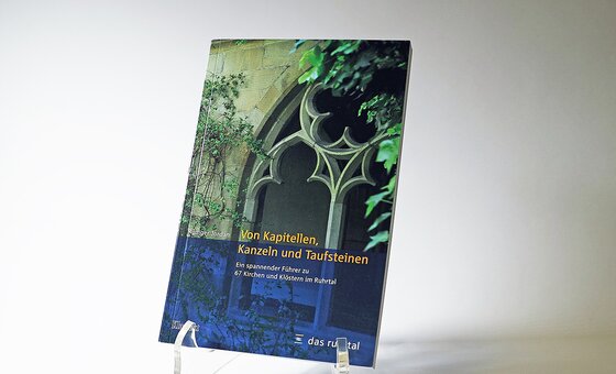Buch Von Kapitellen, Kanzeln und Taufsteinen (387) 7,95 €.jpg