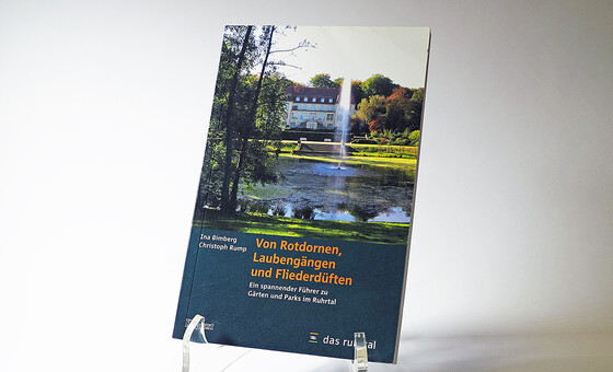 Buch Von Rotdornen, Laubengängen und Fliederdüften (390) 8,95 €.jpg